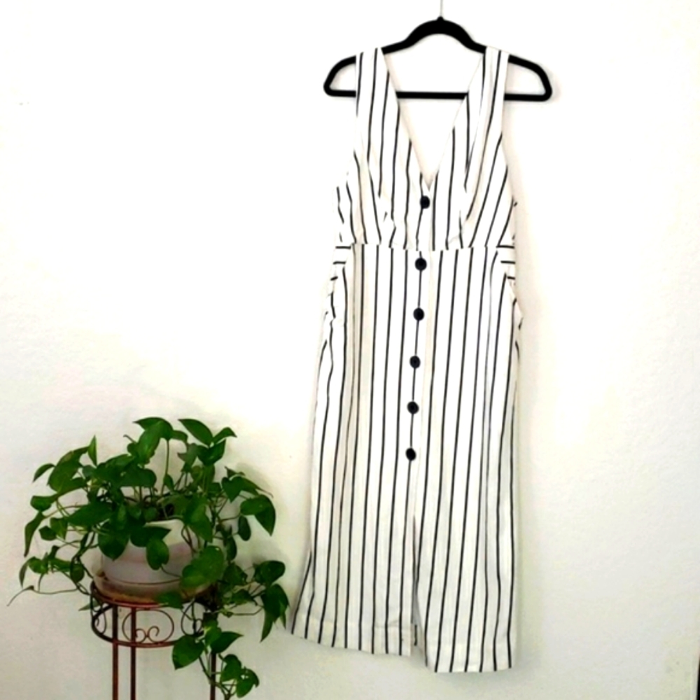 Topshop NWOT White & Black Midi Dress